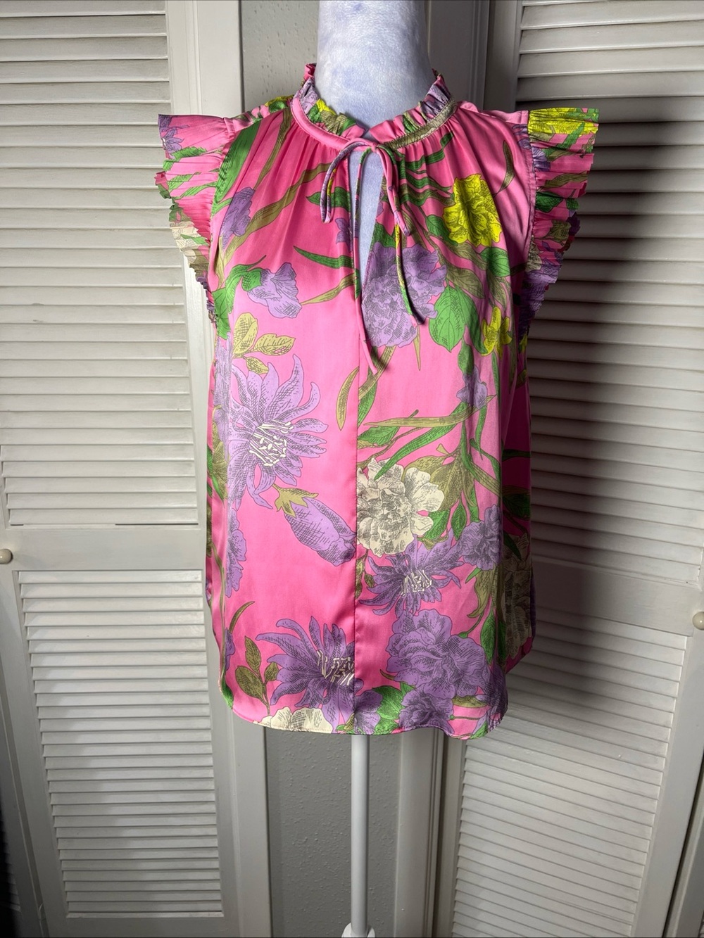 NWT Current Air Pink Floral Ruffle-Neck Sleeveless Blouse Sz S with tie up front